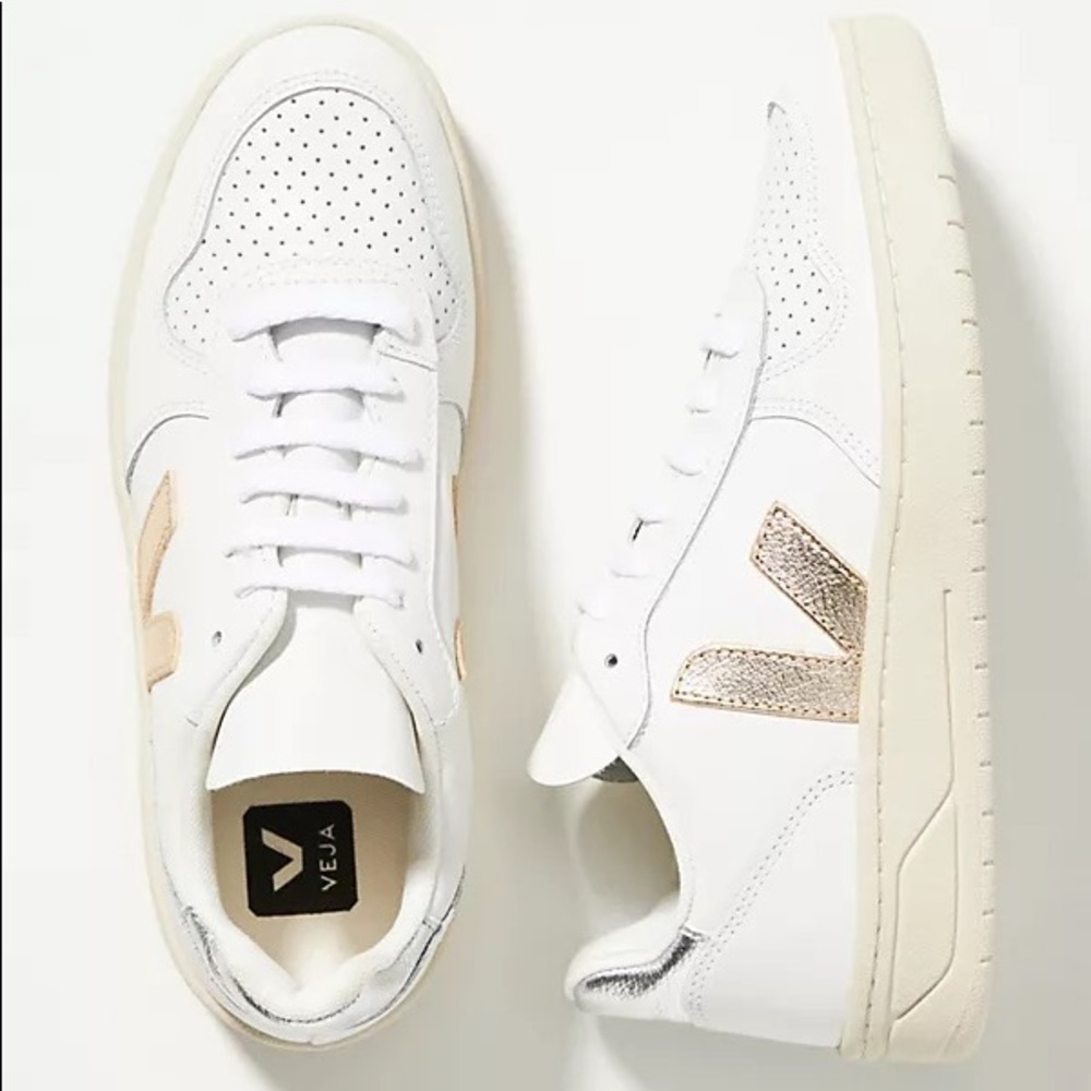 Veja V-10 Sneakers. In good used condition.